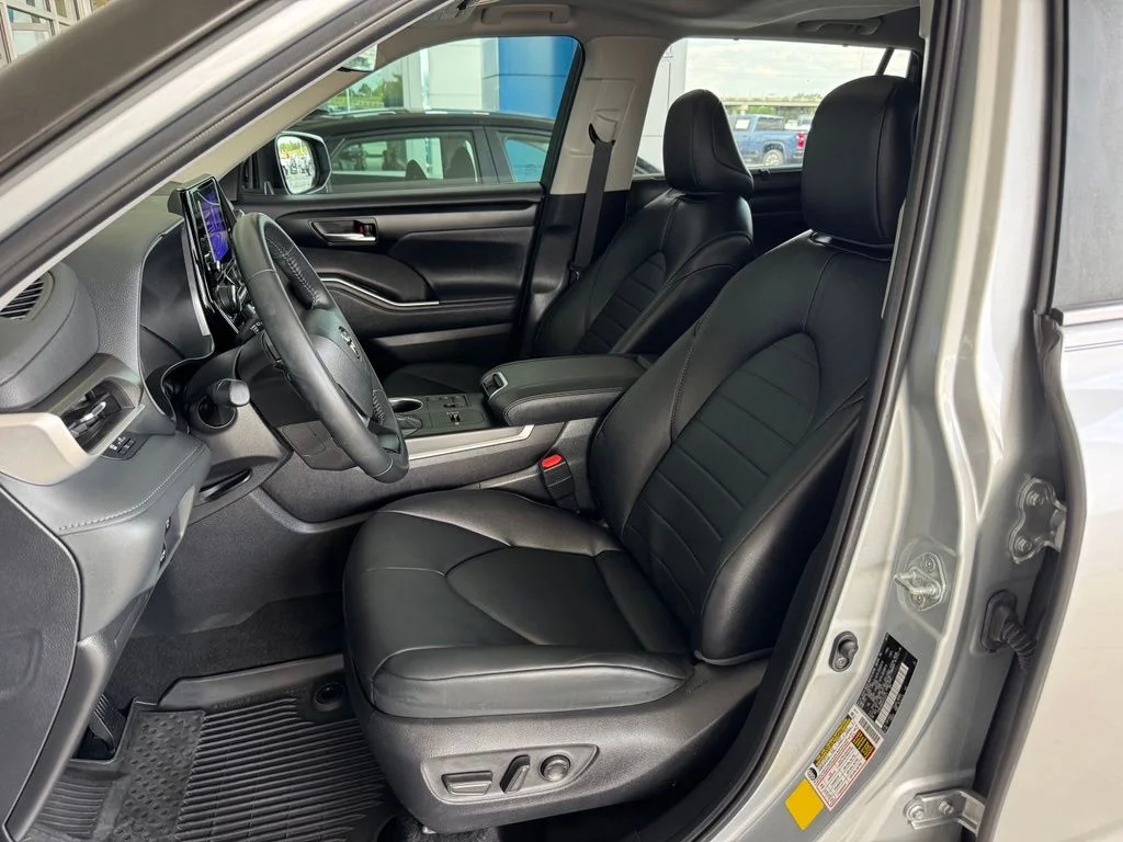 Used 2024 Silver Toyota XLE image 19