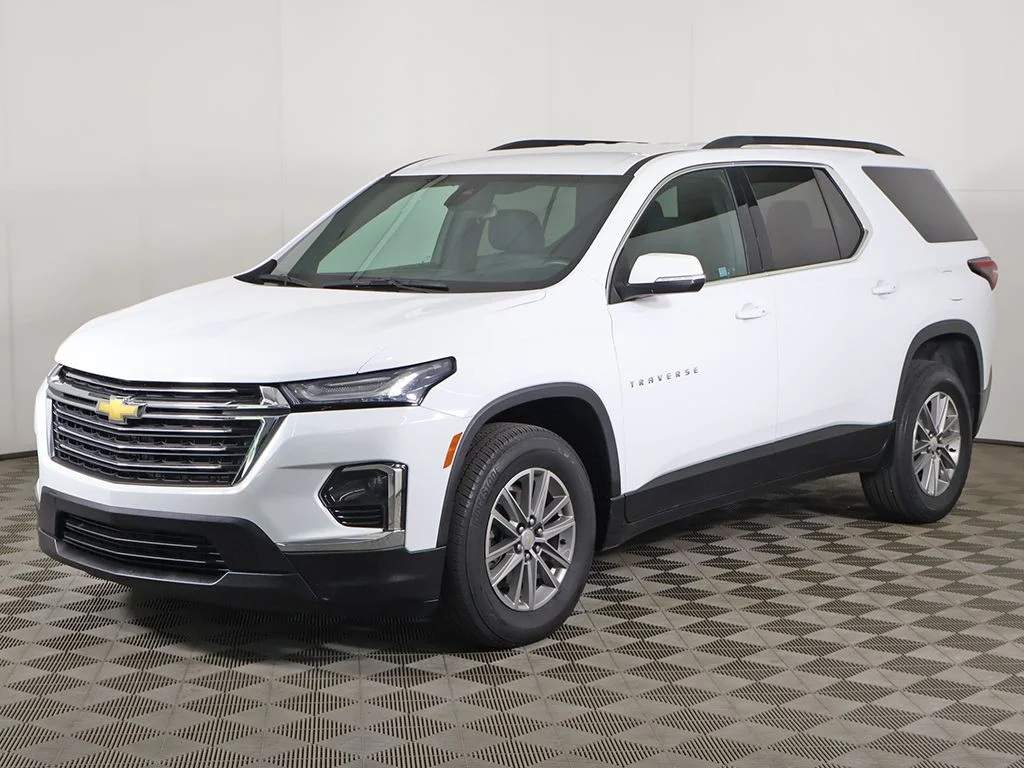 Used 2023 Summit White Chevrolet LT image 9