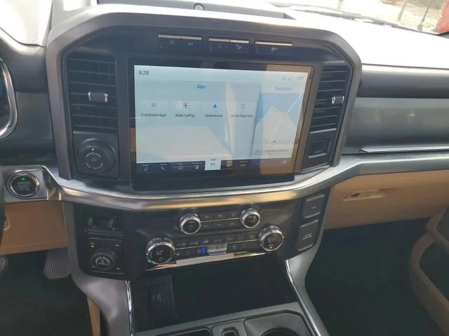Used 2021 White Ford Lariat image 16