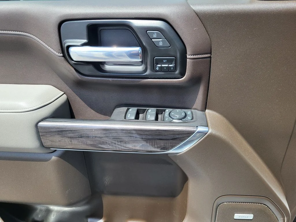 Used 2021 SUMMIT WHITE Chevrolet LTZ image 18