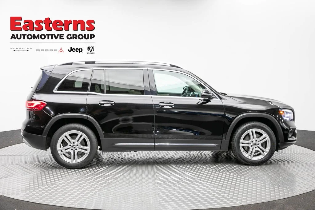 Used 2021 Black Mercedes-Benz GLB 250 image 4