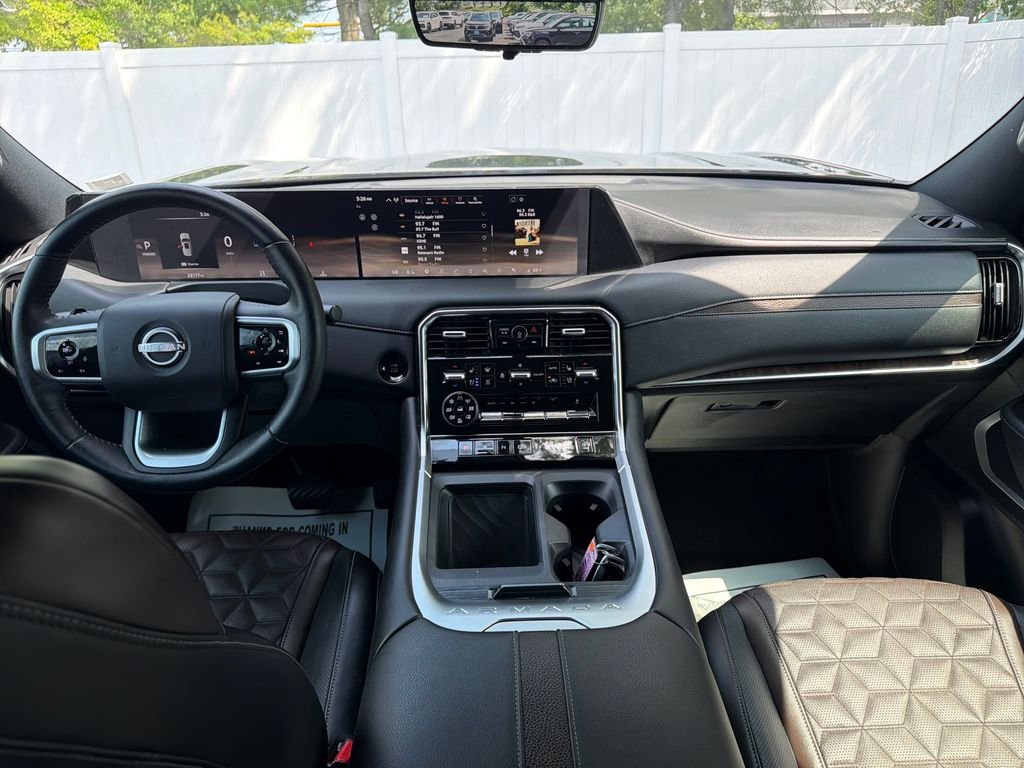 Used 2025 Black Nissan Platinum image 29