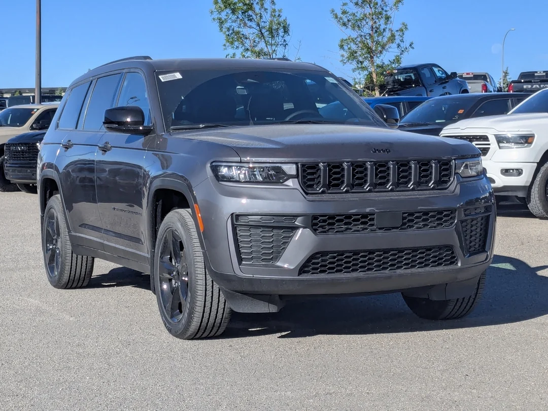 New 2026 Grey Jeep Altitude - - 4x4 - 20 Gloss Black Wheels - Remote Start - Capri Leatherette & More! image 2