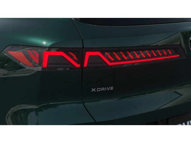New 2027 Vancouver Green Metallic BMW  image 8