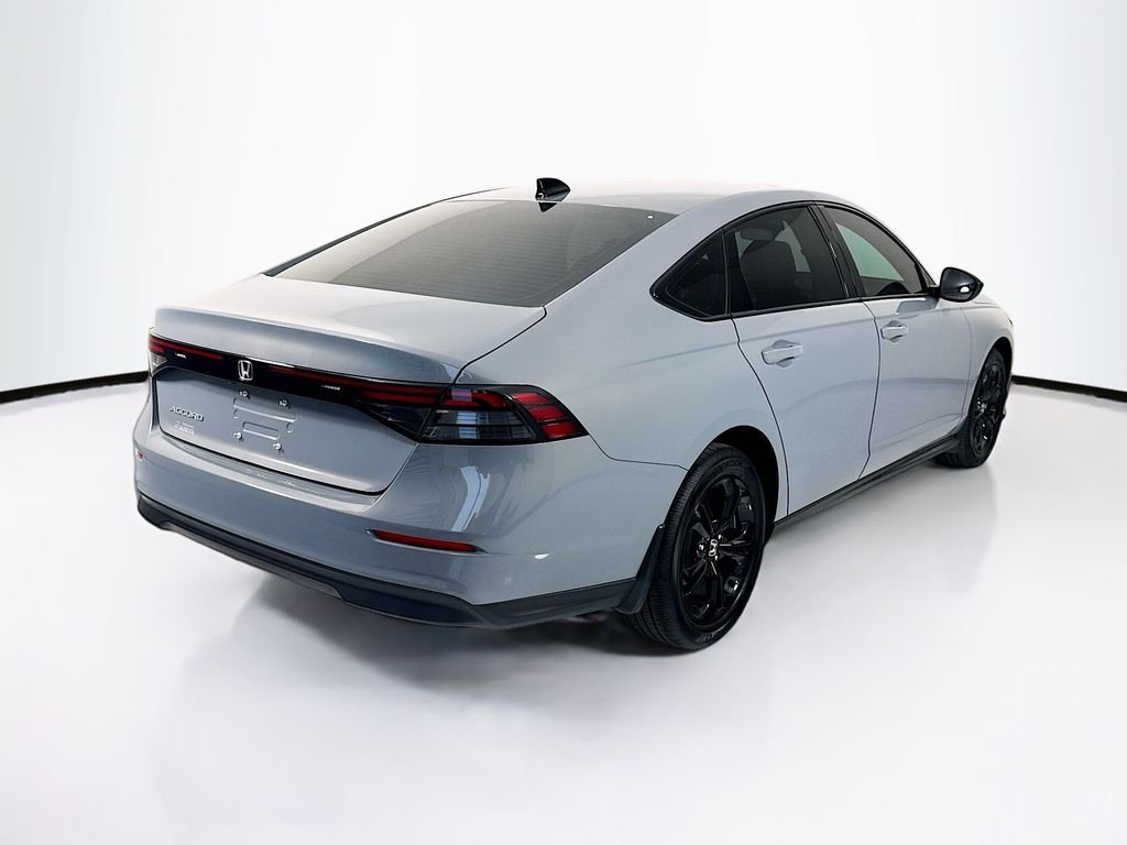 Certified Used 2025 Urban Gray Pearl Honda SE image 5