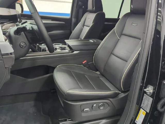 Used 2026  Cadillac Luxury image 12