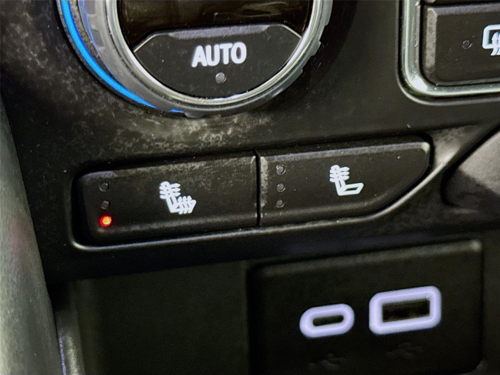 Used 2024 Summit White Chevrolet RST image 22