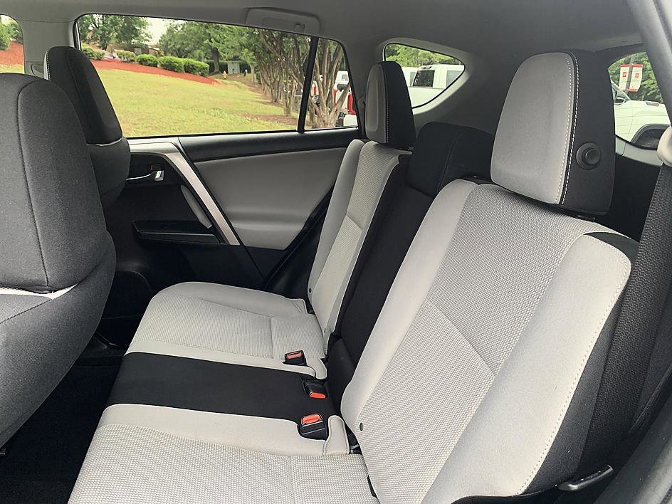Used 2018 Silver Sky Metallic Toyota XLE image 11