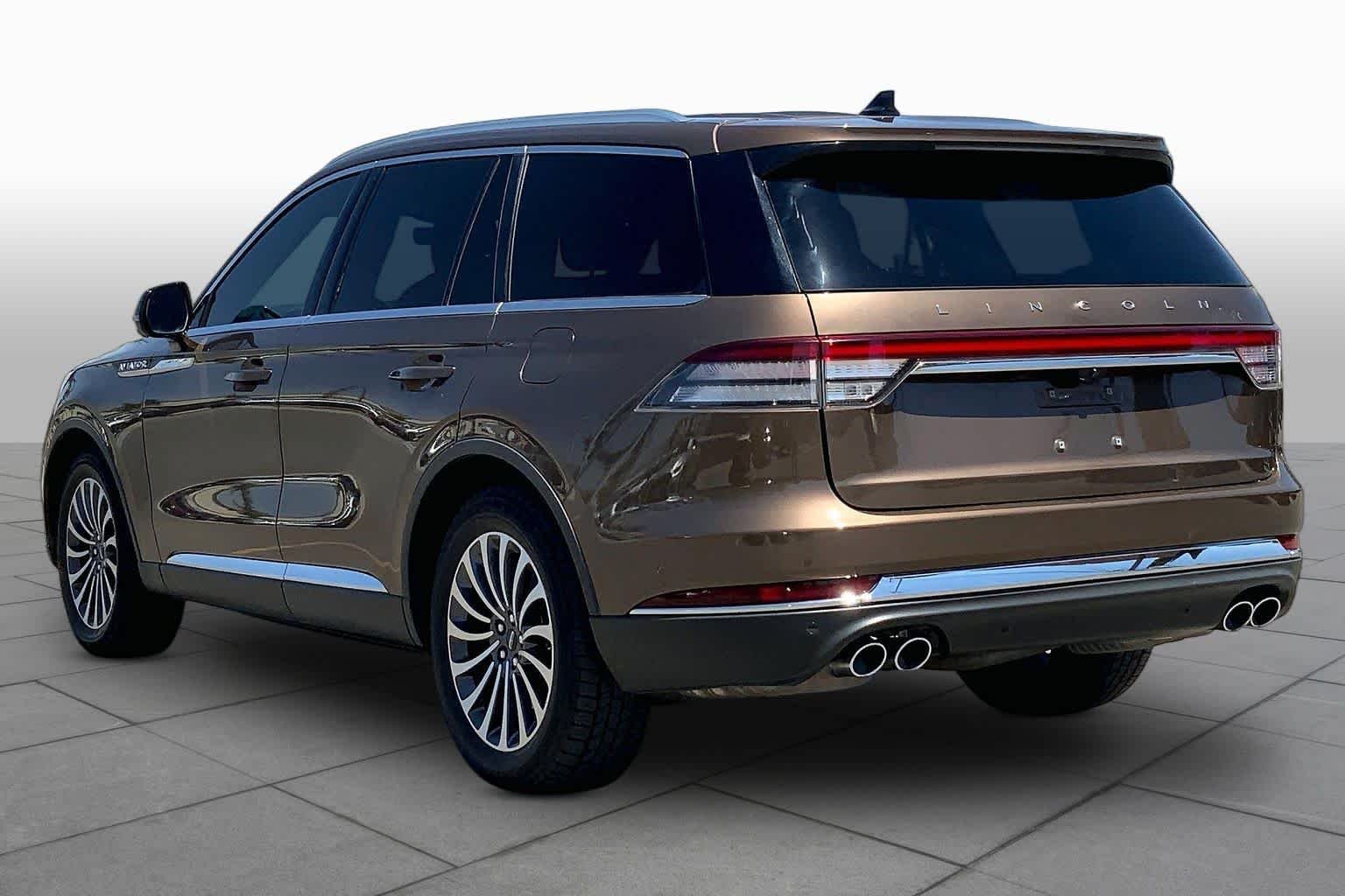 Used 2022 Bronze Smoke Metallic Clearcoat Lincoln Reserve image 10