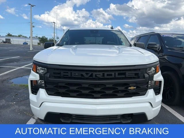 Used 2022 White Chevrolet Custom image 2