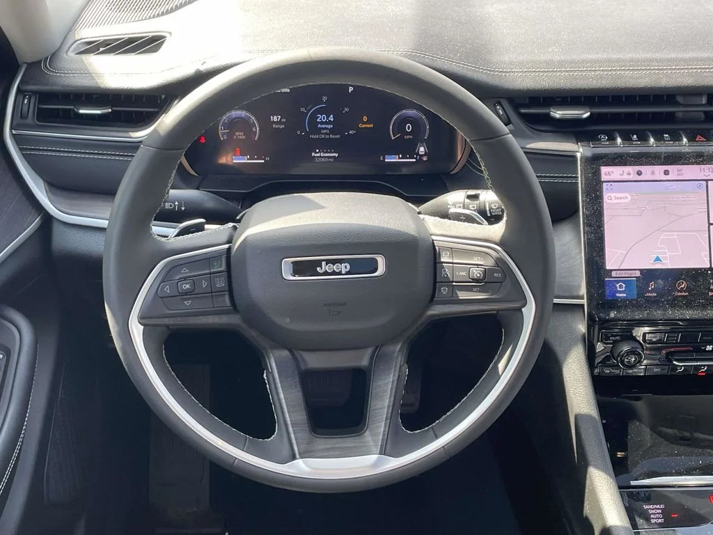 Used 2023 White Jeep Limited image 20