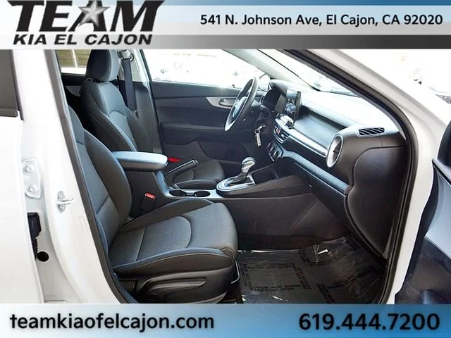 Used 2024 White Kia LXS image 11