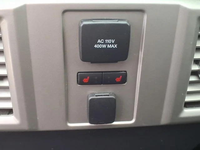 Used 2015 White Ford Lariat image 8