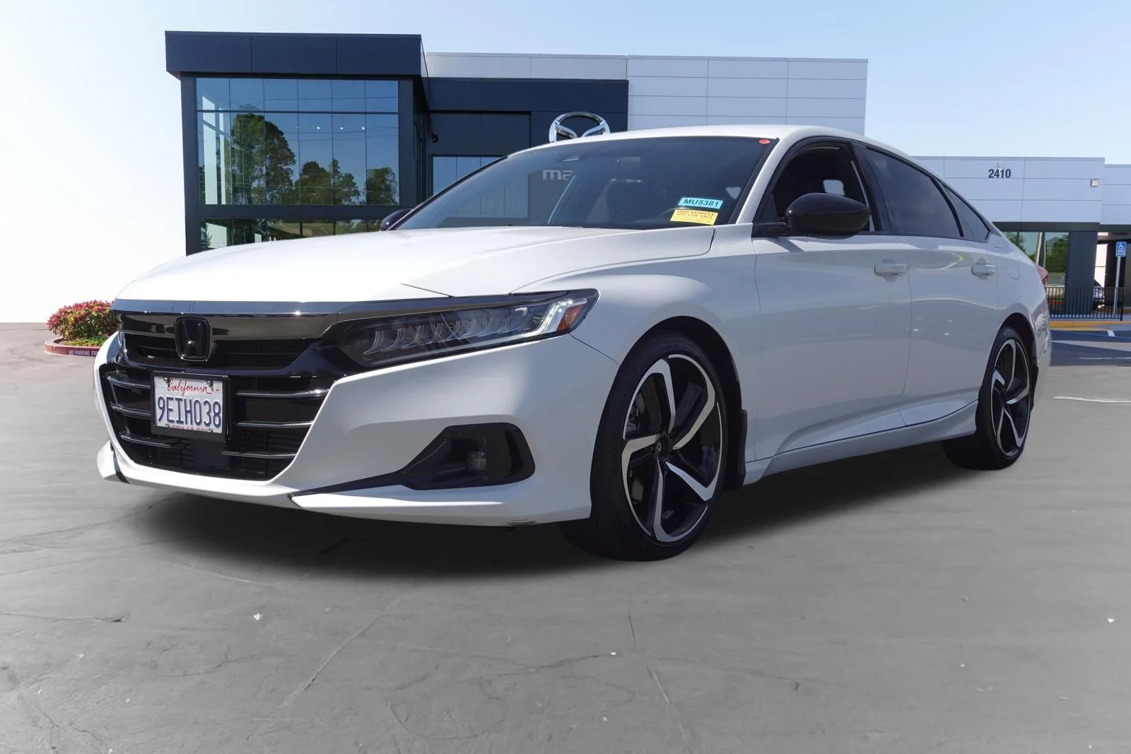 Used 2022 Platinum White Pearl Honda Sport image 7