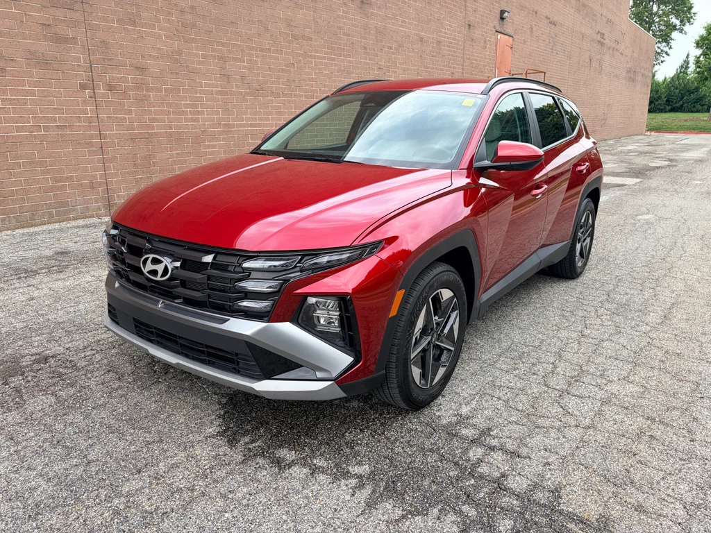 Used 2025 Ultimate Red Hyundai SEL image 1