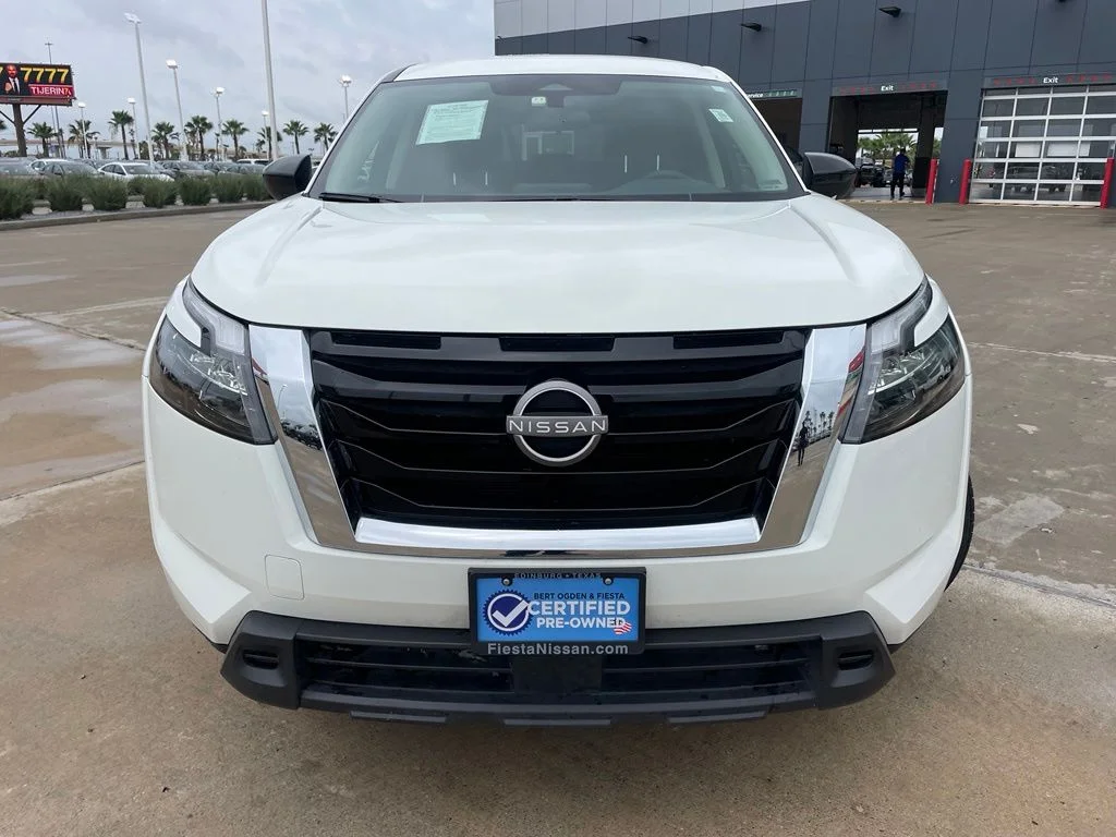 Certified Used 2024 White Nissan S image 2