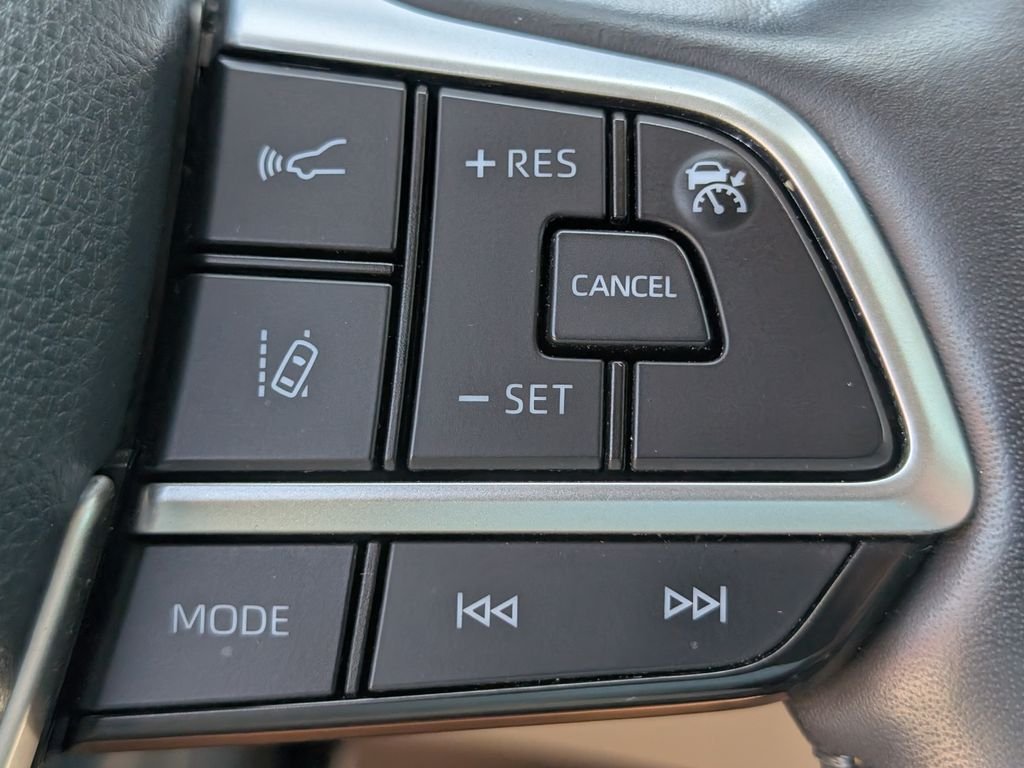 Used 2023  Toyota Limited image 26