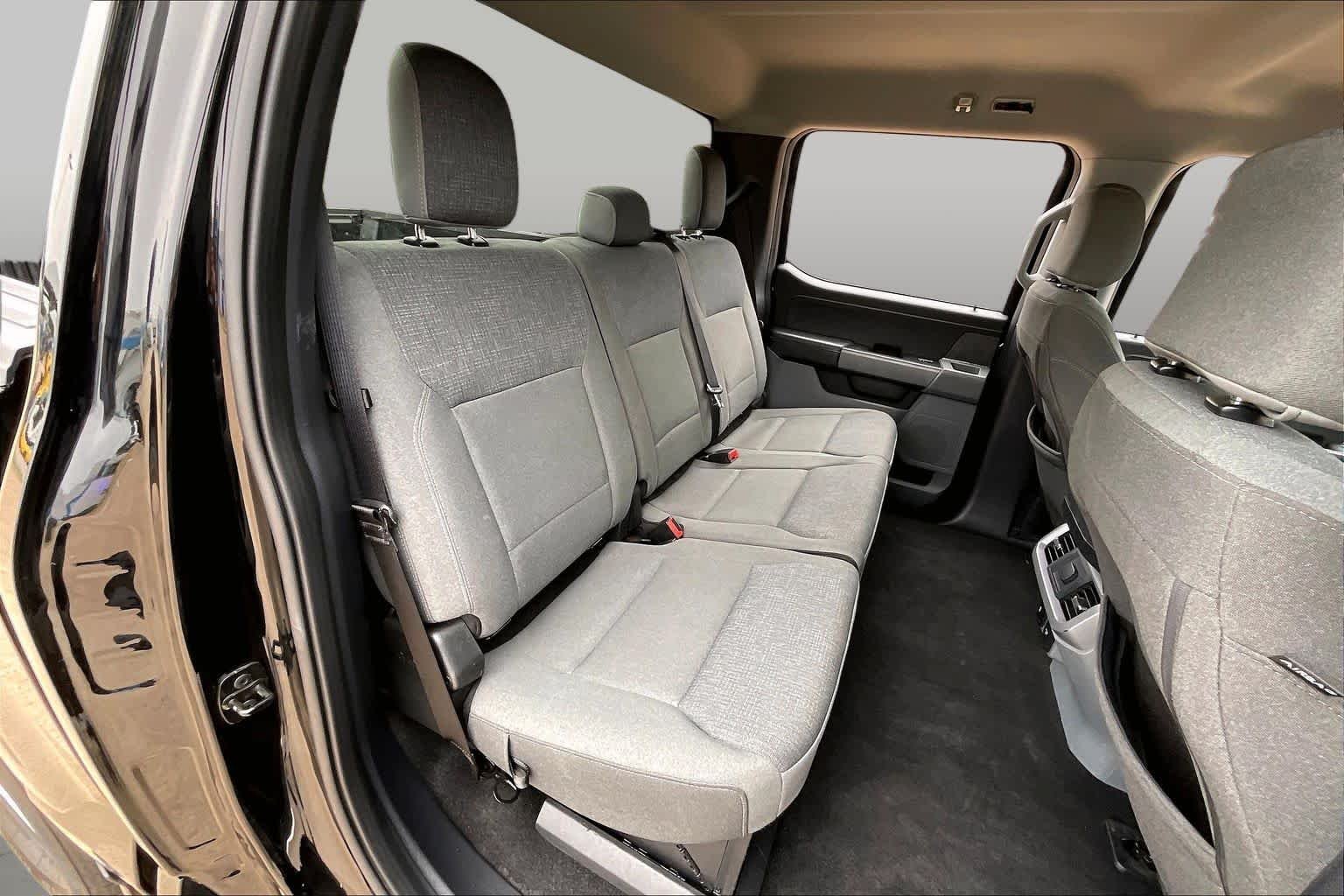 Used 2024 Agate Black Ford XLT image 18