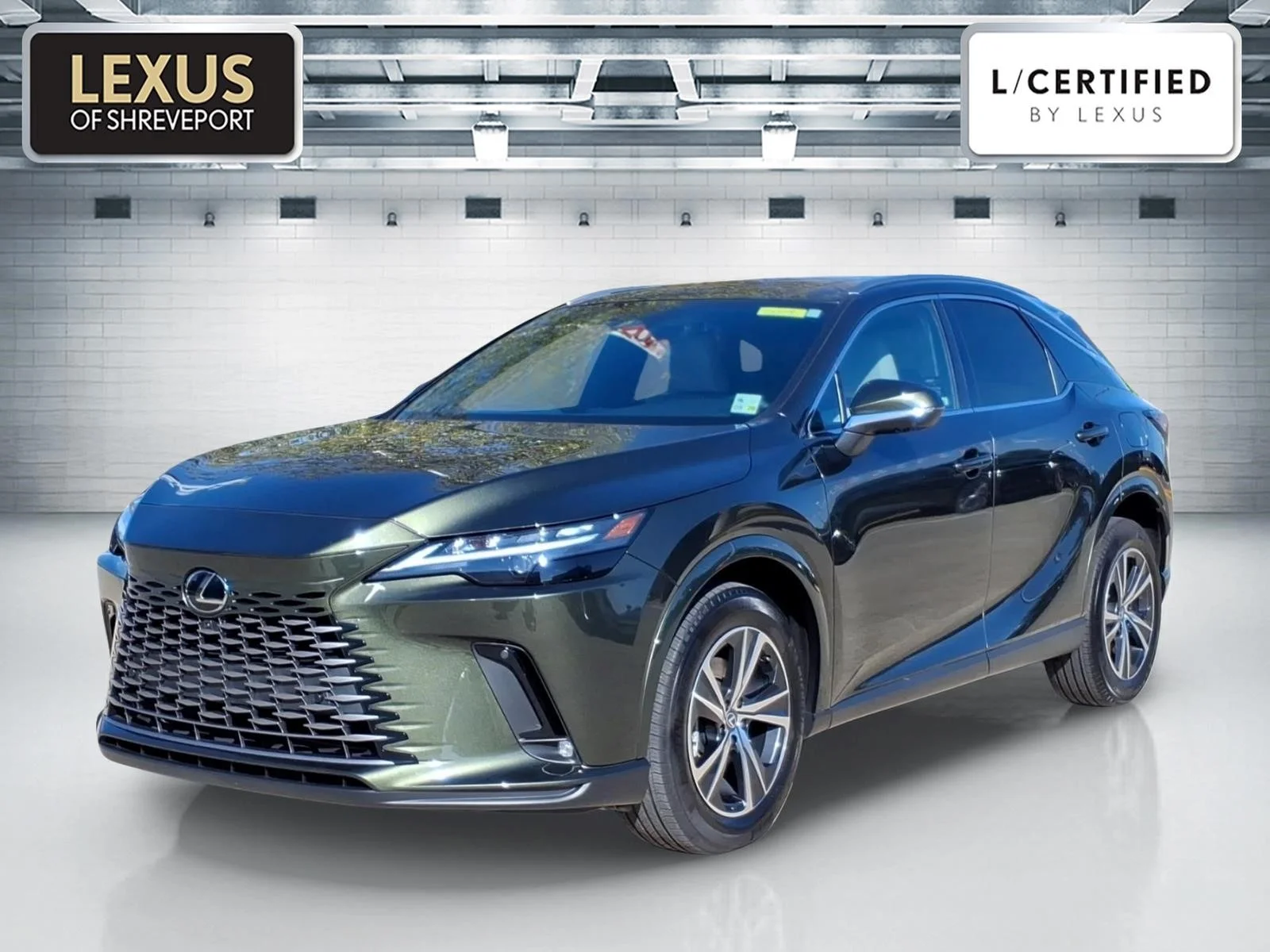 Used 2025 Nori Green Pearl Lexus Premium image 1