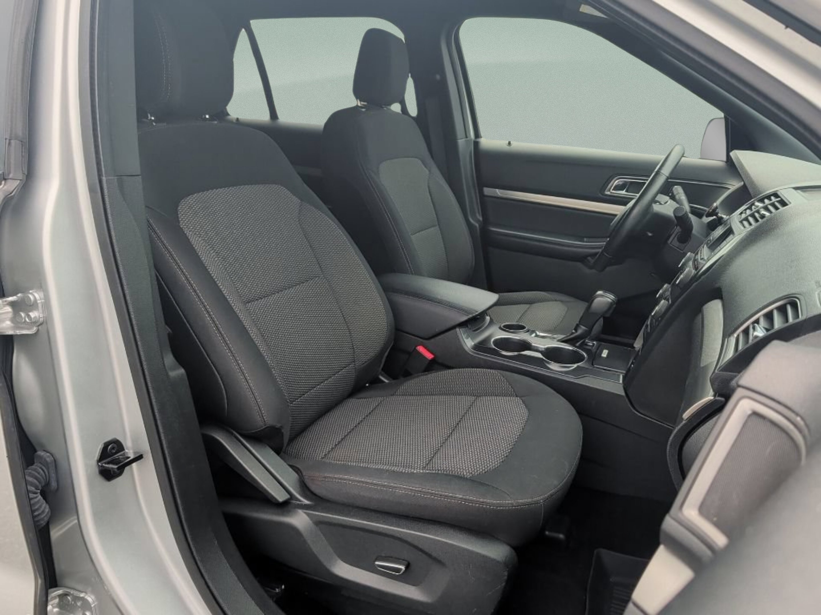 Used 2018 Ingot Silver Ford XLT image 40
