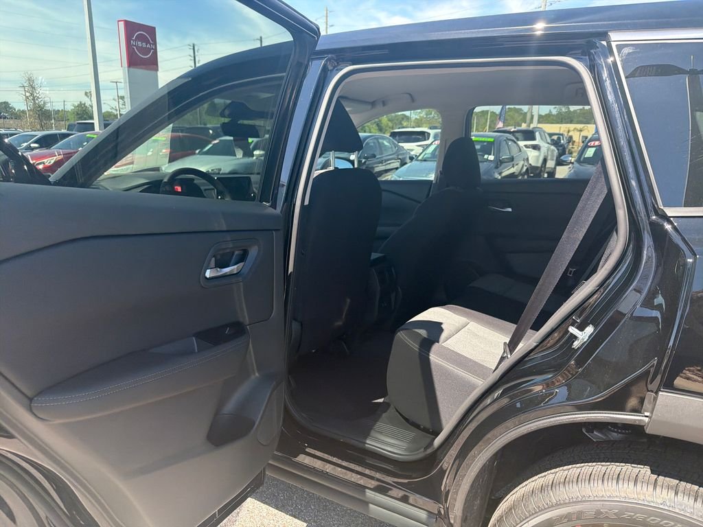 New 2026 Nissan Rogue SV 4D Sport Utility