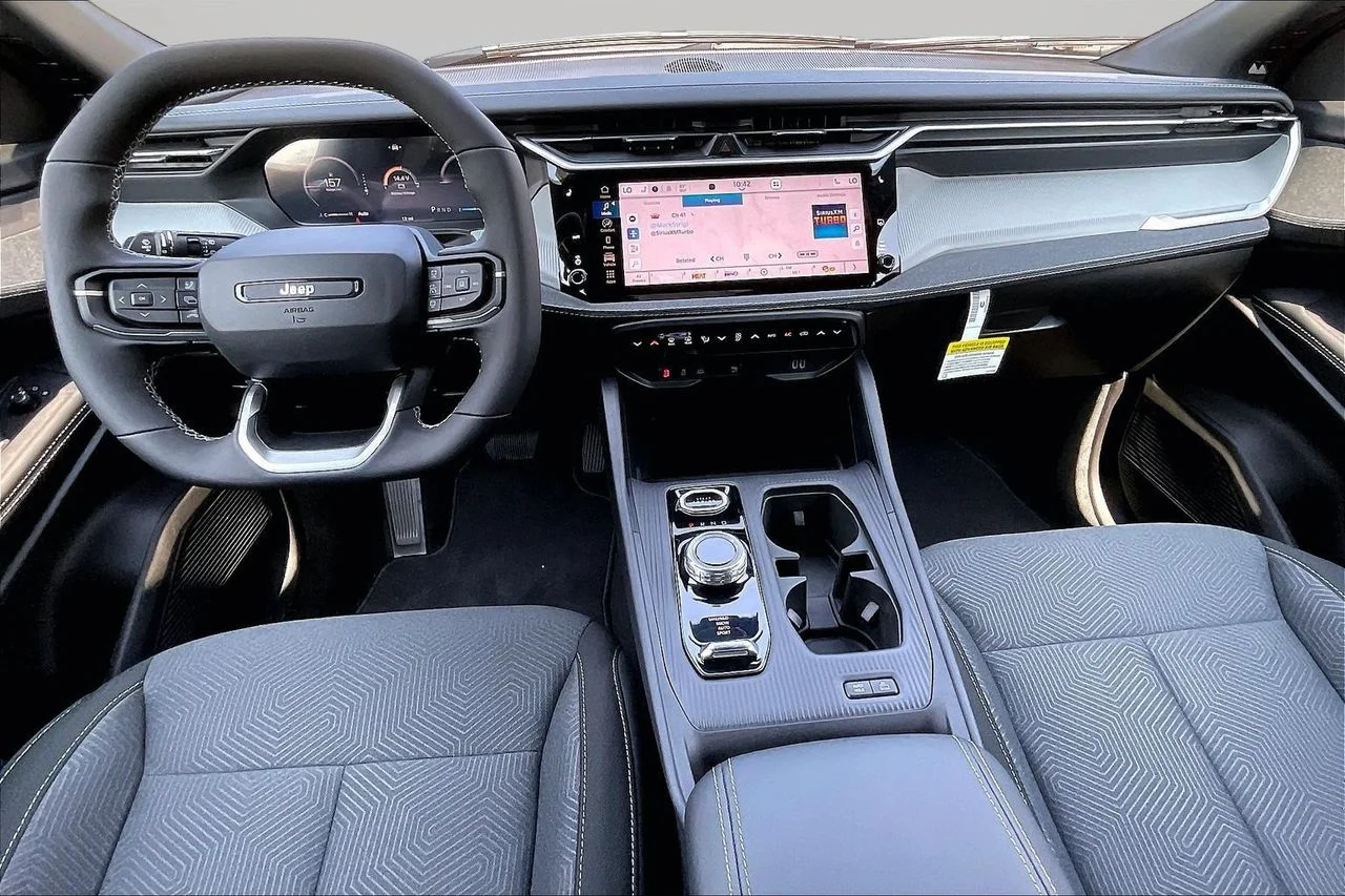 New 2026 Bright White Clearcoat Jeep Laredo image 9
