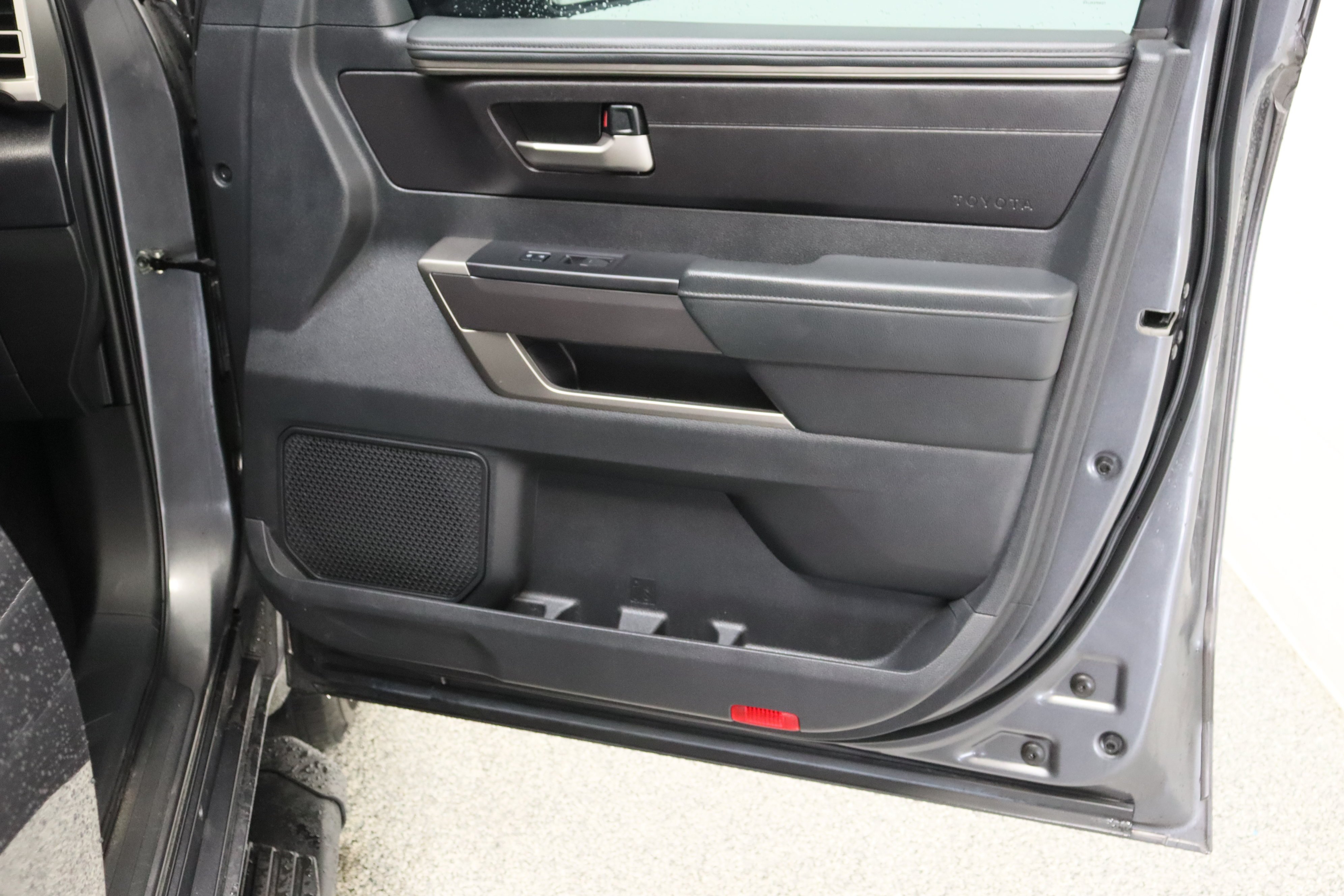 Used 2022 Magnetic Gray Metallic Toyota SR5 3.4T image 36