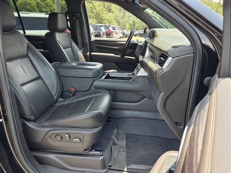 Used 2022 Onyx Black GMC Denali image 16