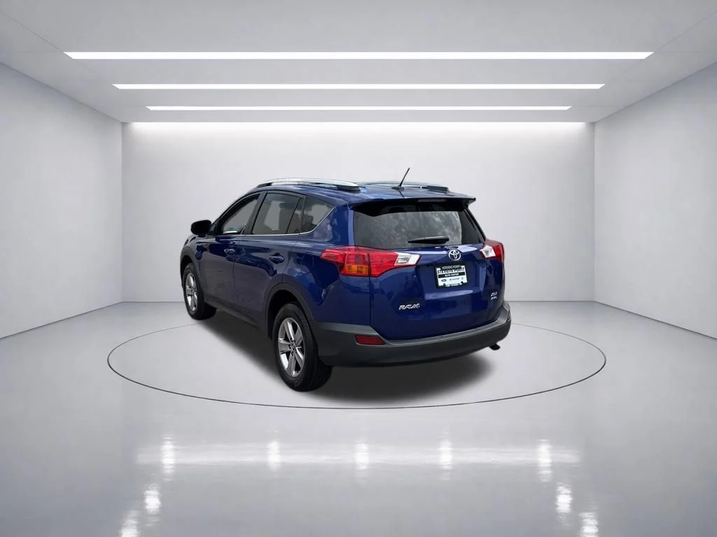 Used 2015 Blue Crush Metallic Toyota XLE image 5