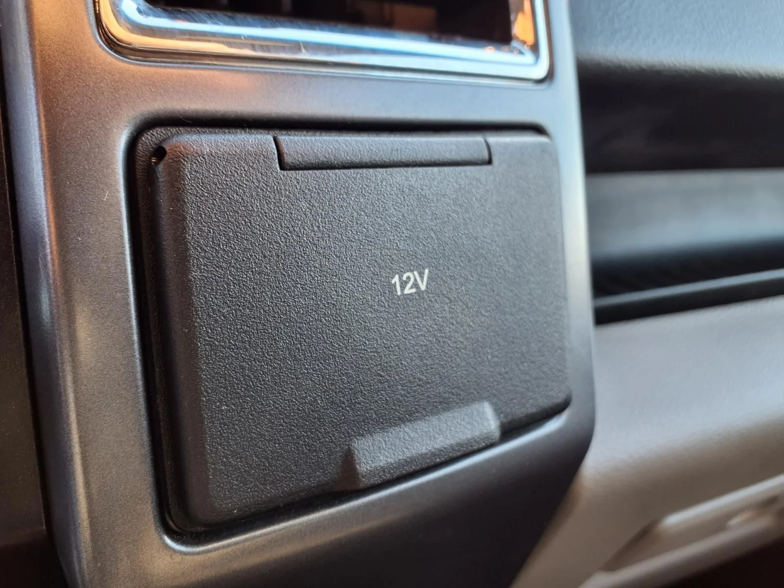 Used 2016 Silver Ford XLT image 23