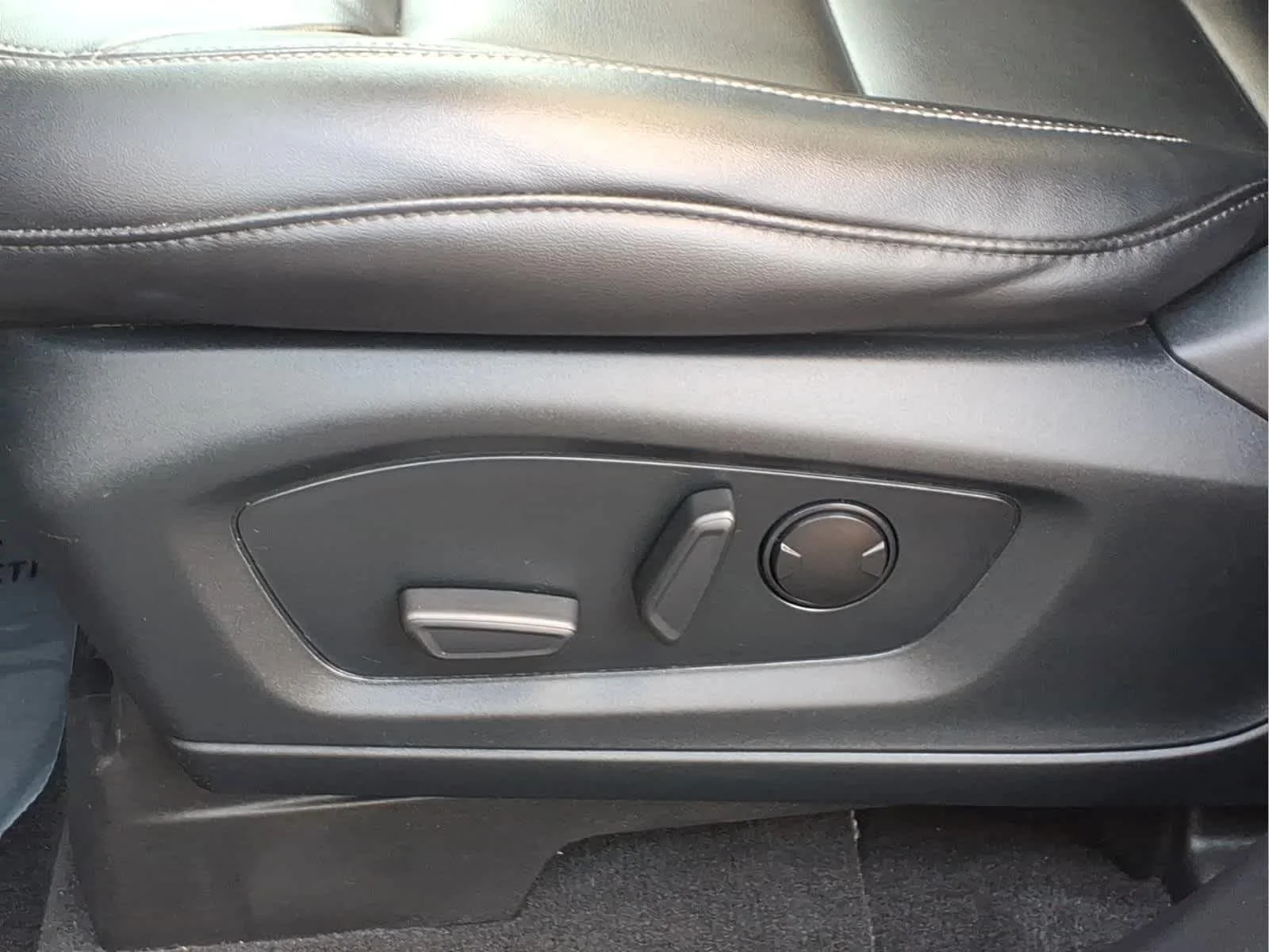 Used 2022 Stone Blue Ford XLT image 16