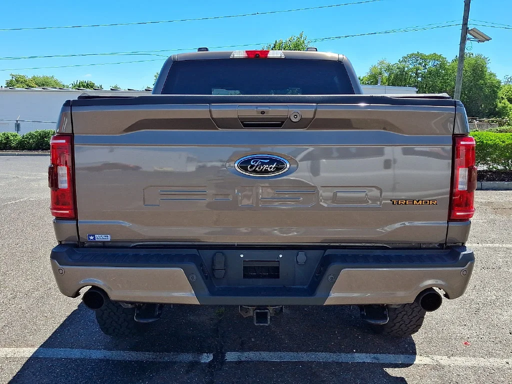 Used 2022  Ford XL image 10