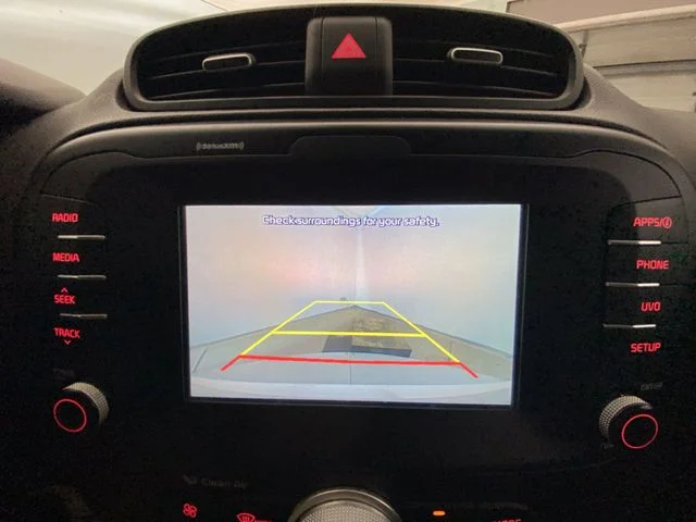 Used 2018 White Kia Plus image 17