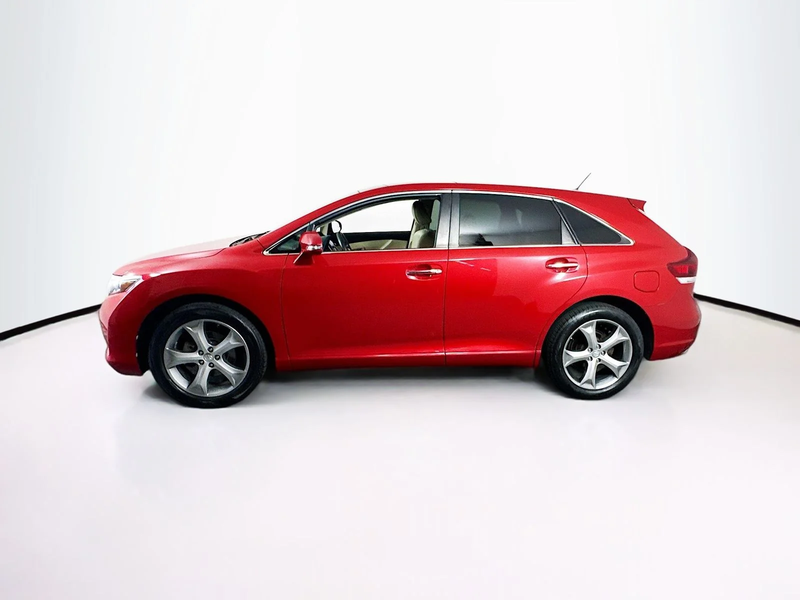 Used 2013 Red Toyota Limited image 4