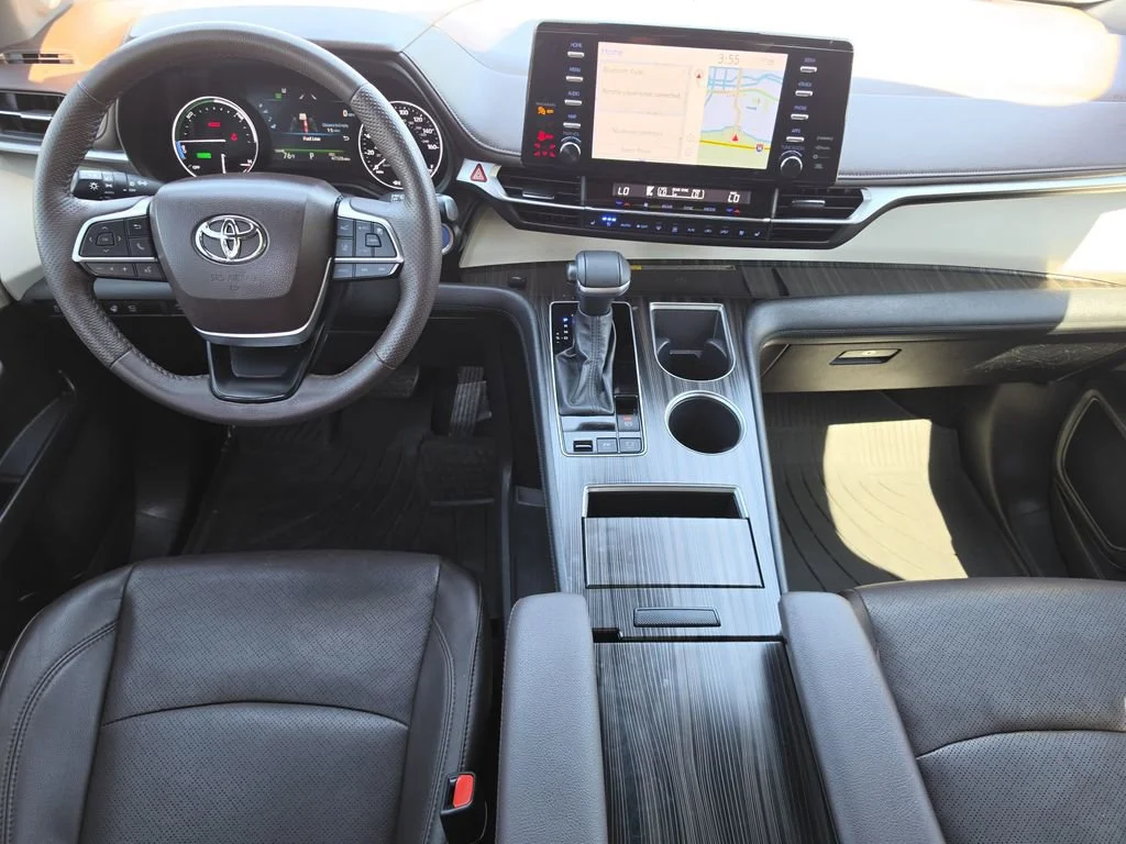 Used 2023  Toyota Platinum image 9