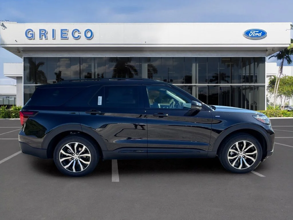New 2027 Black Ford Active image 8