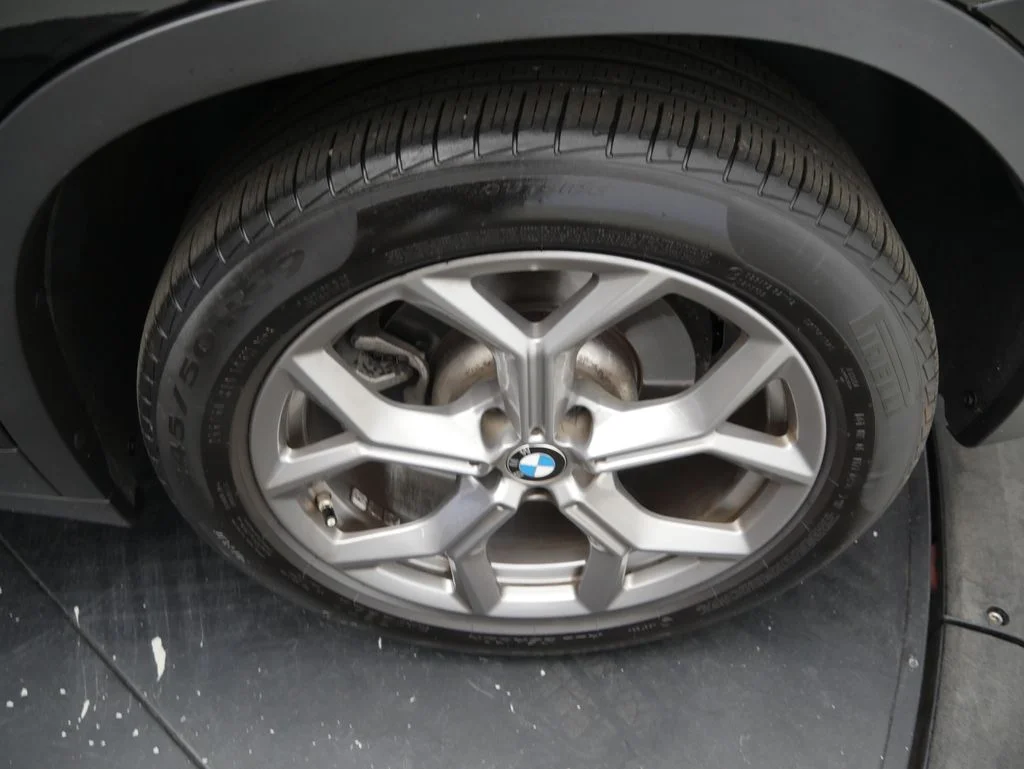 Used 2023 Jet Black BMW xDrive30i image 12