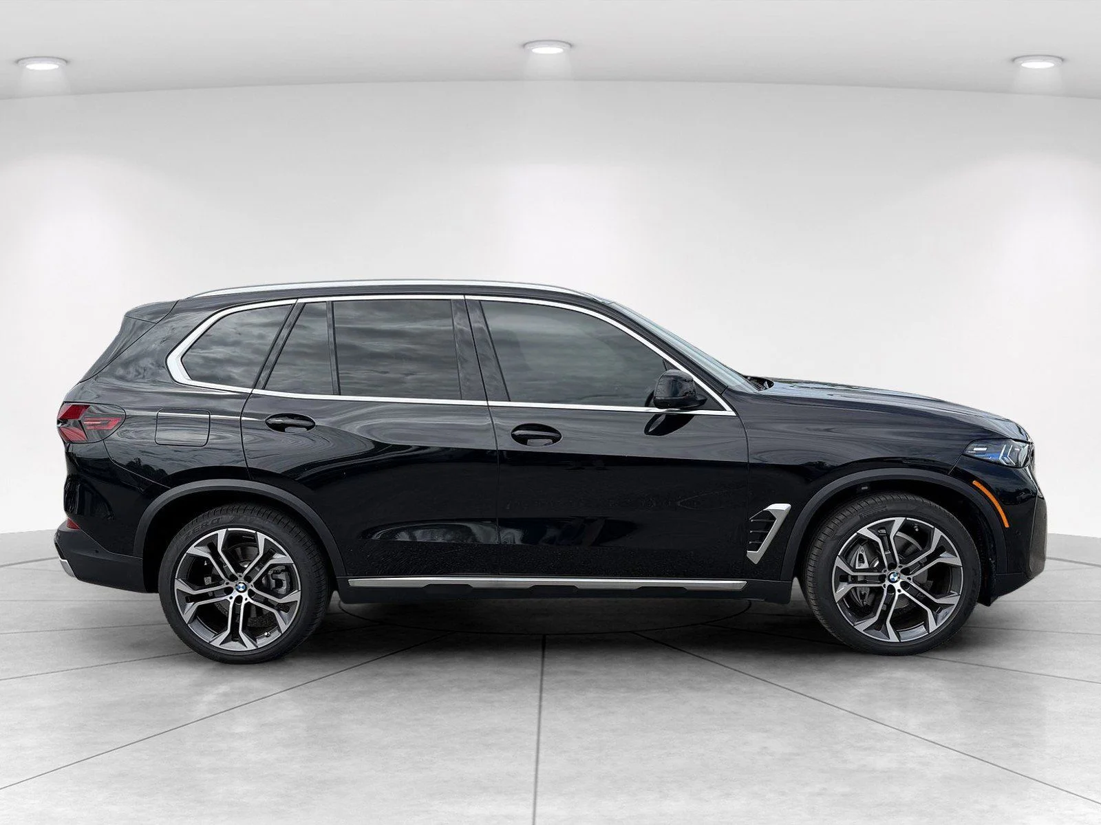 New 2026 Black Sapphire Metallic BMW sDrive40i image 3