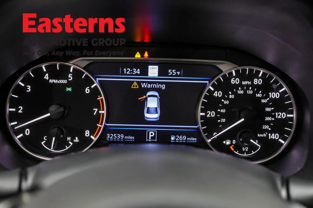 Used 2023 Red Nissan 2.5 SL image 18