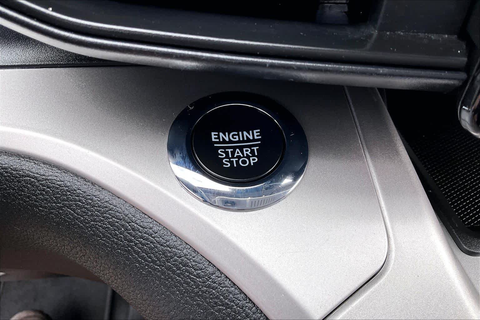 Used 2022 Agate Black Metallic Ford XLT image 32