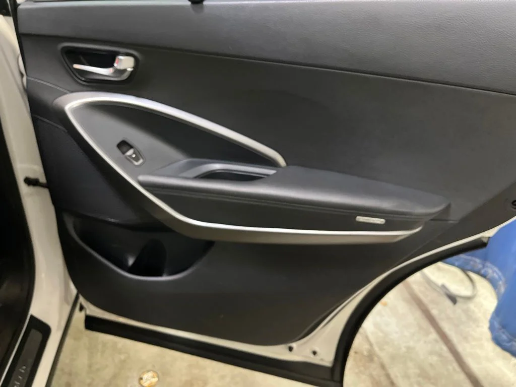 Used 2019 White Hyundai SE image 28