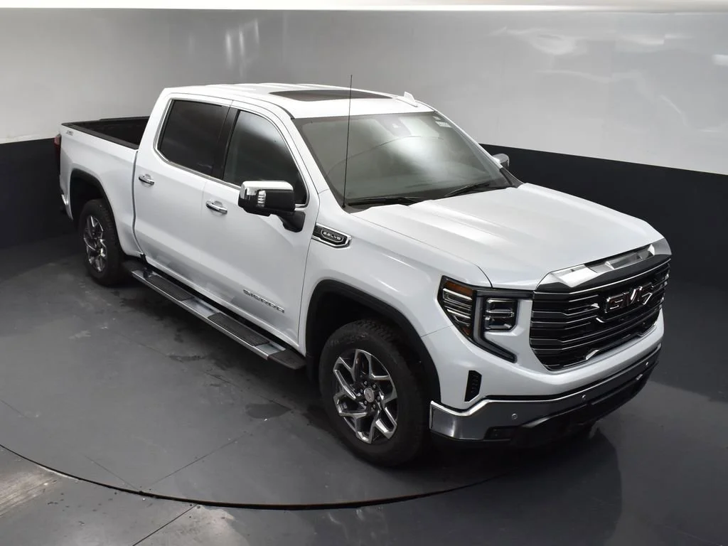 New 2026 Glacier White Tricoat GMC SLT image 44