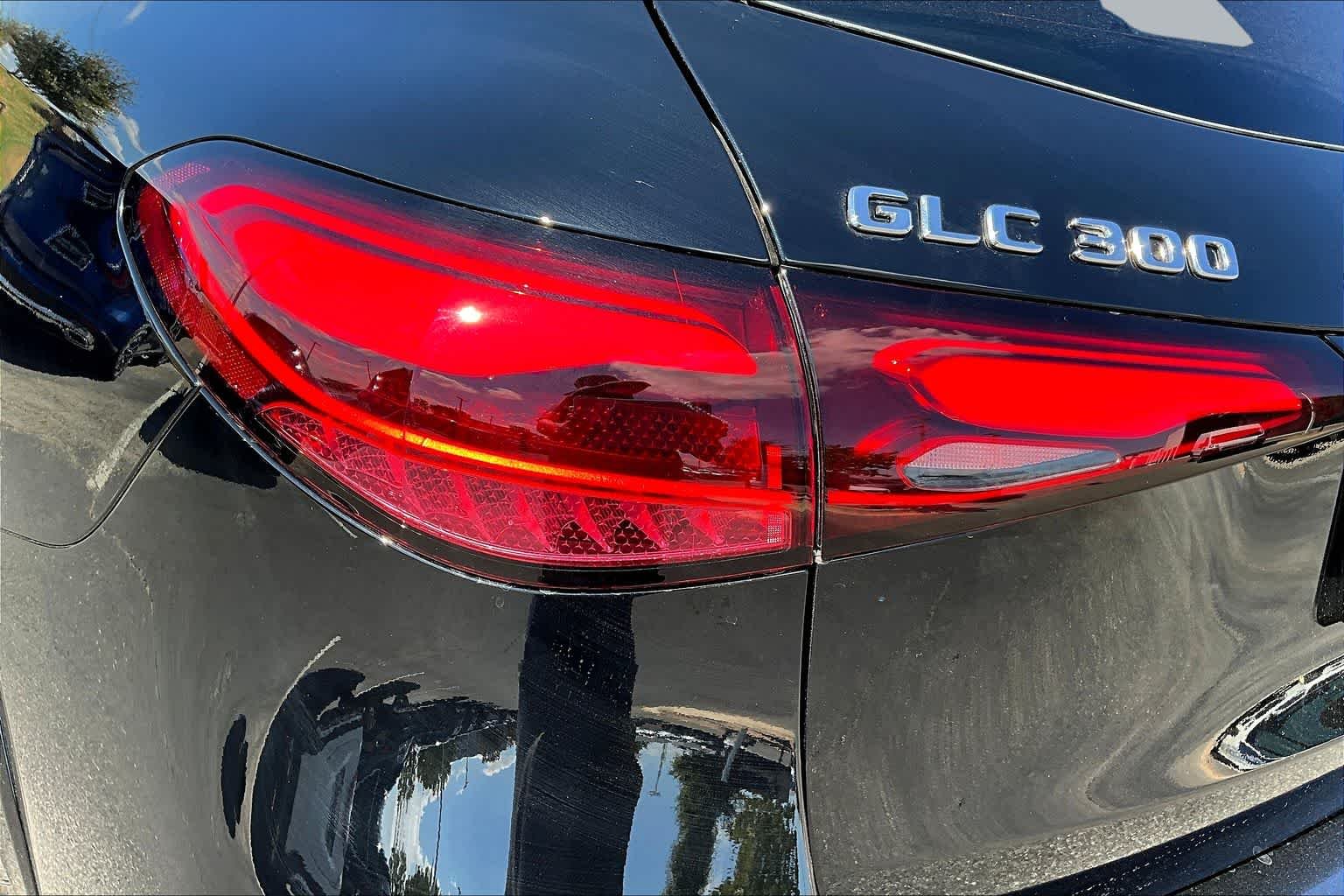 Used 2026 Black Mercedes-Benz GLC 300 image 6