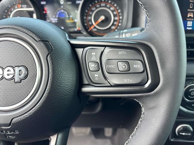 Certified Used 2025 Black Clearcoat Jeep Mojave image 31