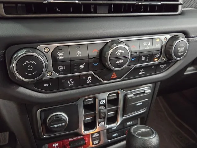 Used 2025 White Jeep Rubicon image 20
