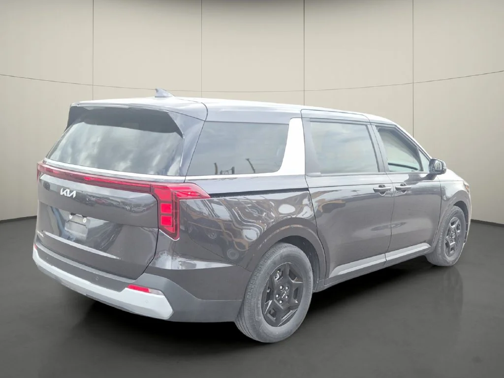 Used 2025 Gray Kia LXS image 7