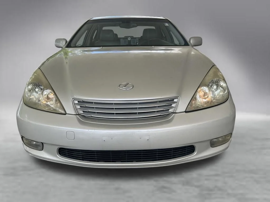 Used 2002  Lexus 300 image 14