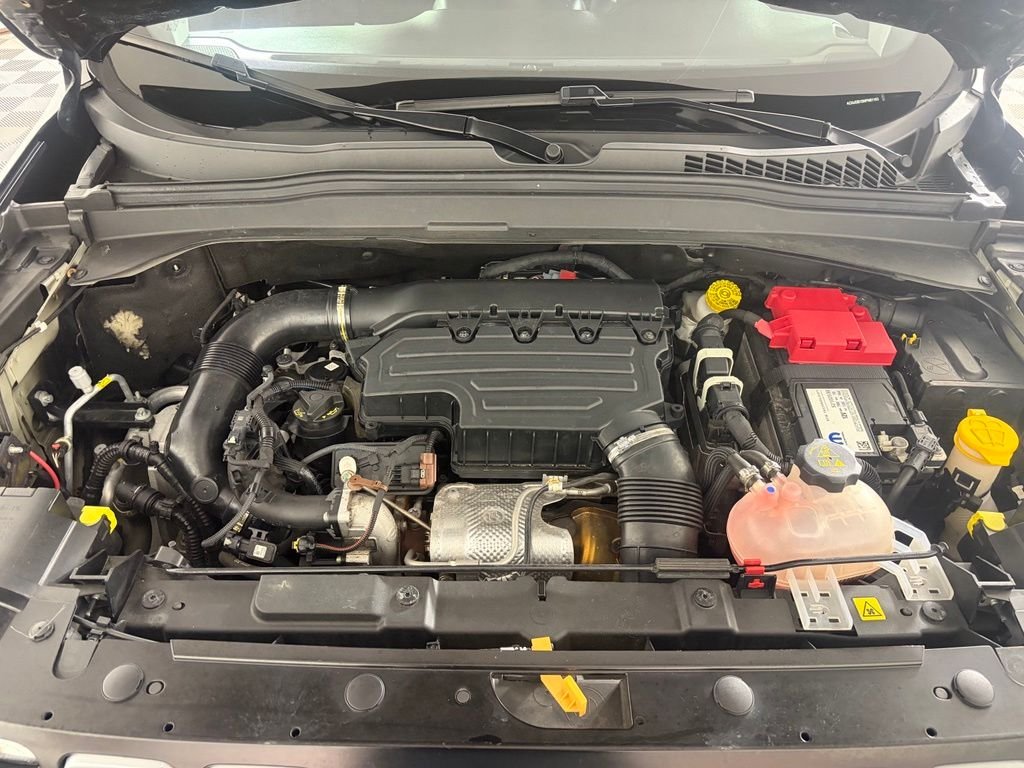 Used 2022 Black Jeep Latitude image 23