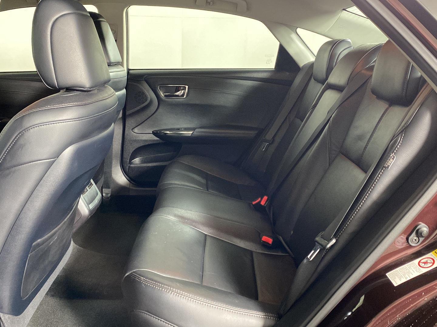 Used 2015 Sizzling Crimson Mica Toyota XLE image 27