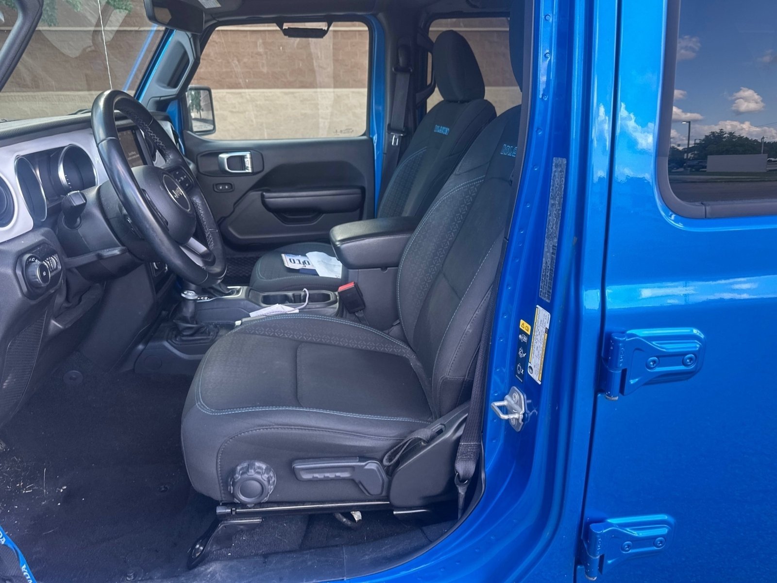 Used 2021 Hydro Blue Pearlcoat Jeep Unlimited Islander image 5